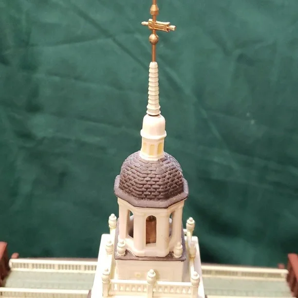 Department 56 Independence Hall - Picture 7 of 17